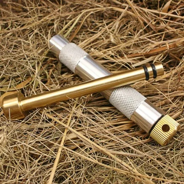 briquet-de-survie-a-piston-976 Brichetă de supraviețuire cu piston